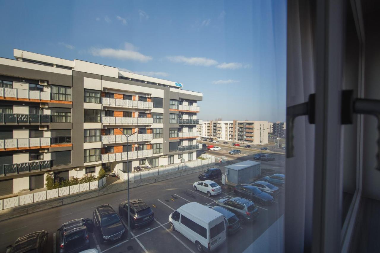 Retreat To A Stylish Home At West Residence Oradea Exterior photo